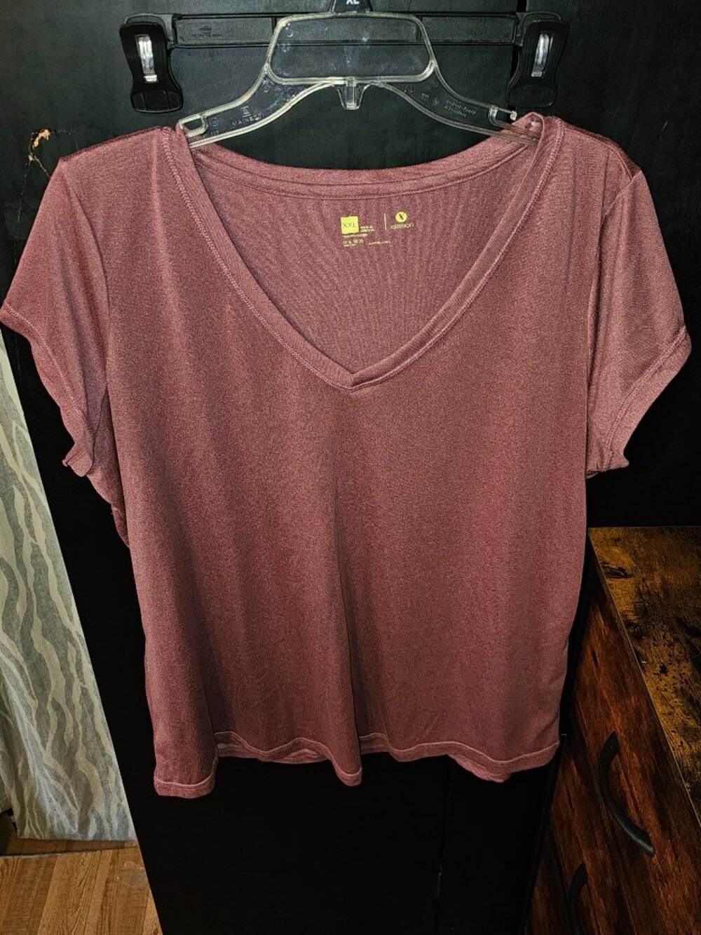 ❤️ EUC Women's Size XXL Red Xersion Athletic Shirt